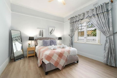 The Newly Renovated - Maylands Vacation Home - Tourism Cairns 1