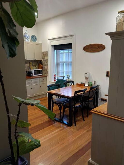 The Old Coach House C1850s Private Cottage - Tourism Cairns 2