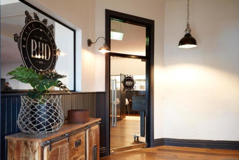 The Royal Hotel, Drouin - Tourism Cairns 0