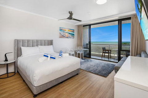 The Studio At Northshore Tower - Tourism Cairns 1