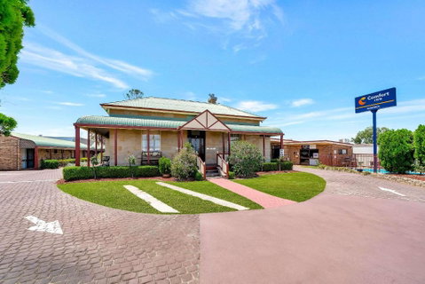Warwick Settlers Inn - Tourism Cairns 0