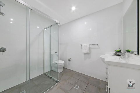 WARRICK FRAM 3 BEDS APT FREE PARKING WALK TO WESTFIELD CLOSE TO HOSPITAL NWF003 - Tourism Cairns 3