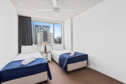 Wyuna Ocean Views In Burleigh - Tourism Cairns 3