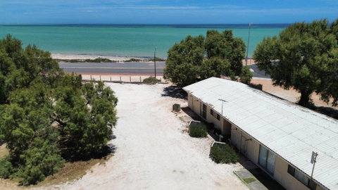 Wildsights Beach Units - Tourism Cairns 0
