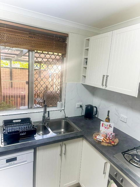 Queen Of The Desert Villa Secure & Gated 2 Bdrm Home - Tourism Cairns 2