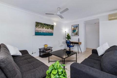 Zion Escapes Retreat On Pease, City Edge Family Apartment - Tourism Cairns 3