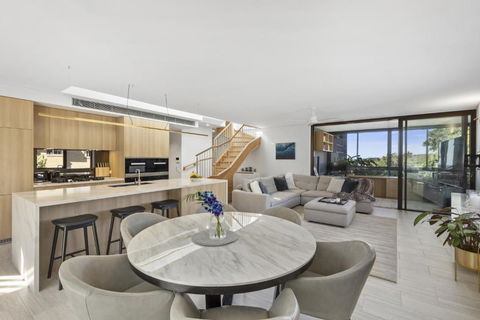 YAWA1B - Bellevue Hill Penthouse - Tourism Cairns 0
