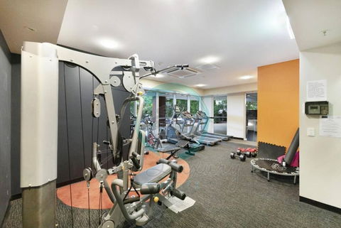 ZEN LUXURY: 2-Story 4-BR Penthouse In Darwin City With Mindal Markets & Harbour Views - Tourism Cairns 1