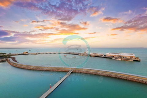 ZEN POINT PENTHOUSE 3-BR Executive W/front Retreat - Tourism Cairns 1