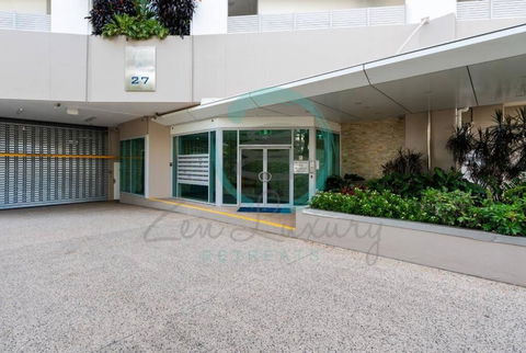 ZEN Tree Blossom: 3-BR Luxury Apt Near Waterfront - Tourism Cairns 1