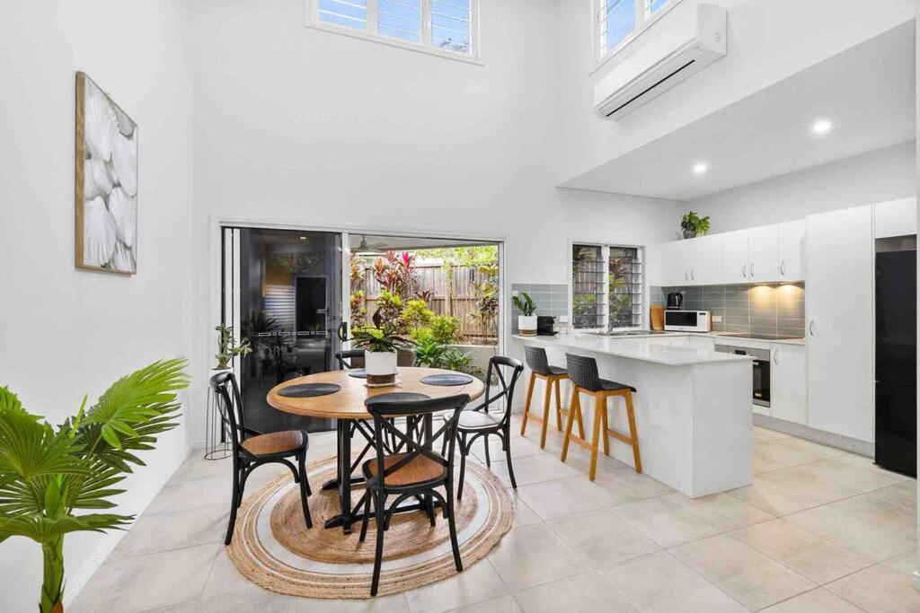 Zen Zone - Located close to beach, Skyrail and City