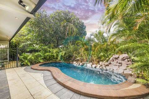 ZEN TREETOPS - Boutique 2-BR Apt W/ Private Pool - Tourism Cairns 0