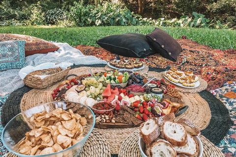 A Picnic In Byron Bay - Tourism Cairns 1