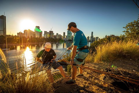 Abseiling The Kangaroo Point Cliffs In Brisbane - Tourism Cairns 0