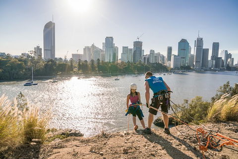 Abseiling The Kangaroo Point Cliffs In Brisbane - Tourism Cairns 1