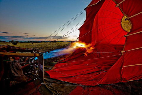 Early Morning Ballooning In Alice Springs - Tourism Cairns 0