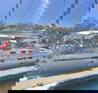 Sailing Curlew Escape on Moreton Bay - Tourism Cairns