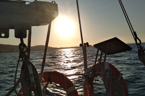 Townsville Private Hire Sunset Sail Sailing Cruise Boat Tour Charter Experience - Tourism Cairns 4