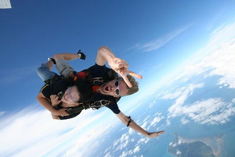 Byron Bay Tandem Sky Dive - Tourism Cairns 1