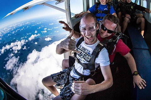 Byron Bay Tandem Sky Dive - Tourism Cairns 4