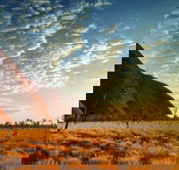 Highlights of Uluru Including Sunrise and Breakfast - Tourism Cairns