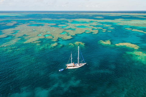 3 Day Whitsundays Sailing And Diving Adventure: Kiana - Tourism Cairns 1