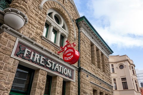 Perth Scavenger Hunt: Perched On A Swan - Tourism Cairns 5